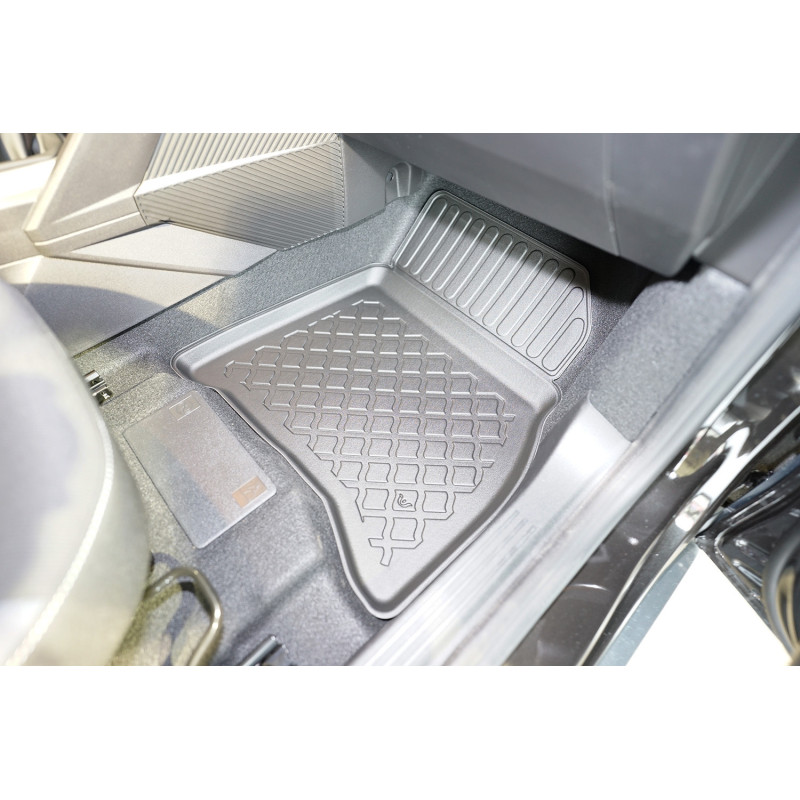 Teileplus24 Tappetini Auto In Velluto Per Dacia Duster 3 Mild Hybrid (2024-) - Set 4 Pezzi Con Cuciture Rosse Exclusive-Line