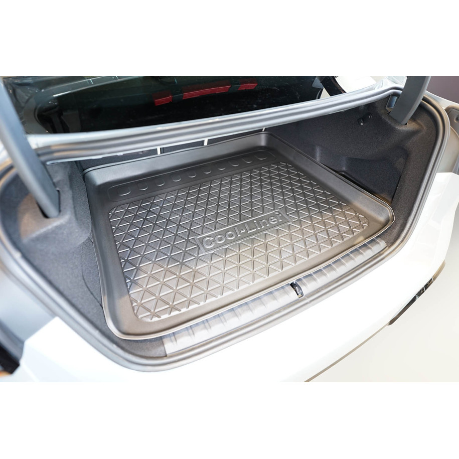Tava protectie portbagaj BMW 2 F74 Gran Coupe (Aristar Cool Liner) - tavita asezata in portbagaj 1