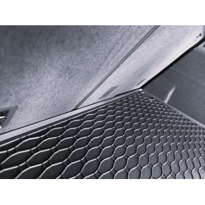 Covoras portbagaj cauciuc dedicat Audi Q5 III, 2025-prezent (Rigum Cehia) - margine inalta