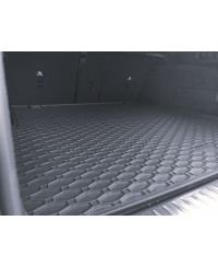 Covoras portbagaj cauciuc dedicat Mercedes E Class W214 Combi 2023-prezent (Rigum Cehia) - potrivire perfecta
