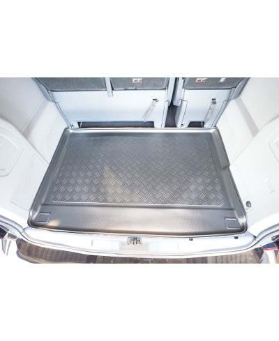 Tavă portbagaj VW Caravelle T7 L2, 2025-prezent (Aristar Basic) - margini înălțate pentru protectie perfecta